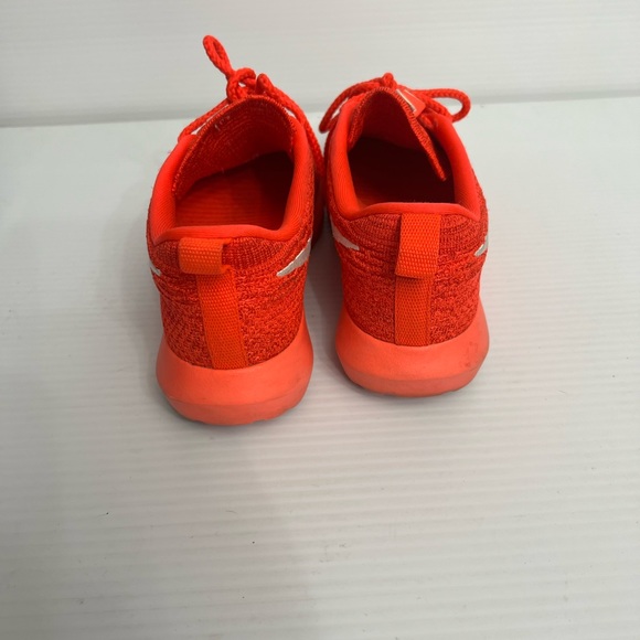 Nike Roshe Run Flyknit “Bright Crimson”. Size 6.5 - Picture 4 of 9